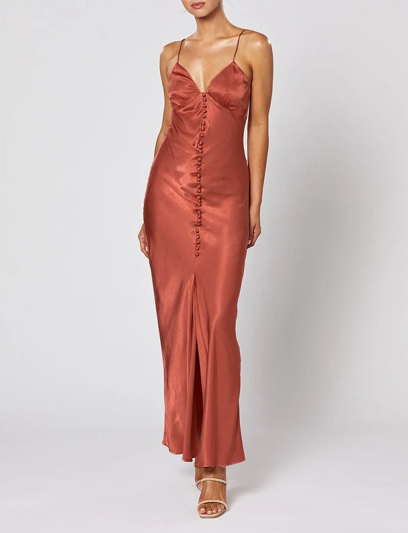 Satynowa sukienka maxi typu slip w odcieniu rdzawym