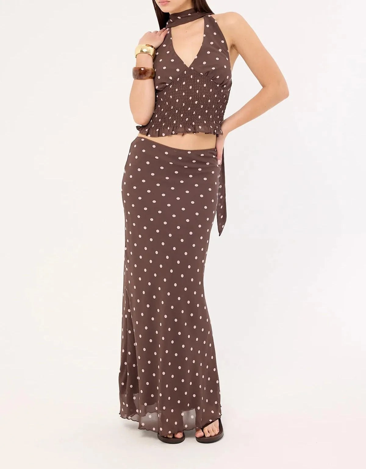Top halter w kropki z marszczoną strukturą